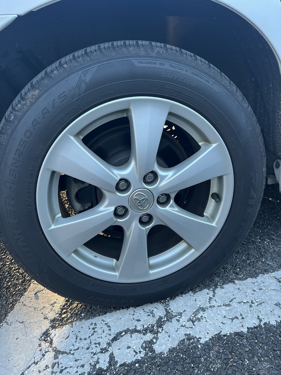 トヨタ・エスティマ ハイブリッド AHR20 OEMホイールスワップ施工事例